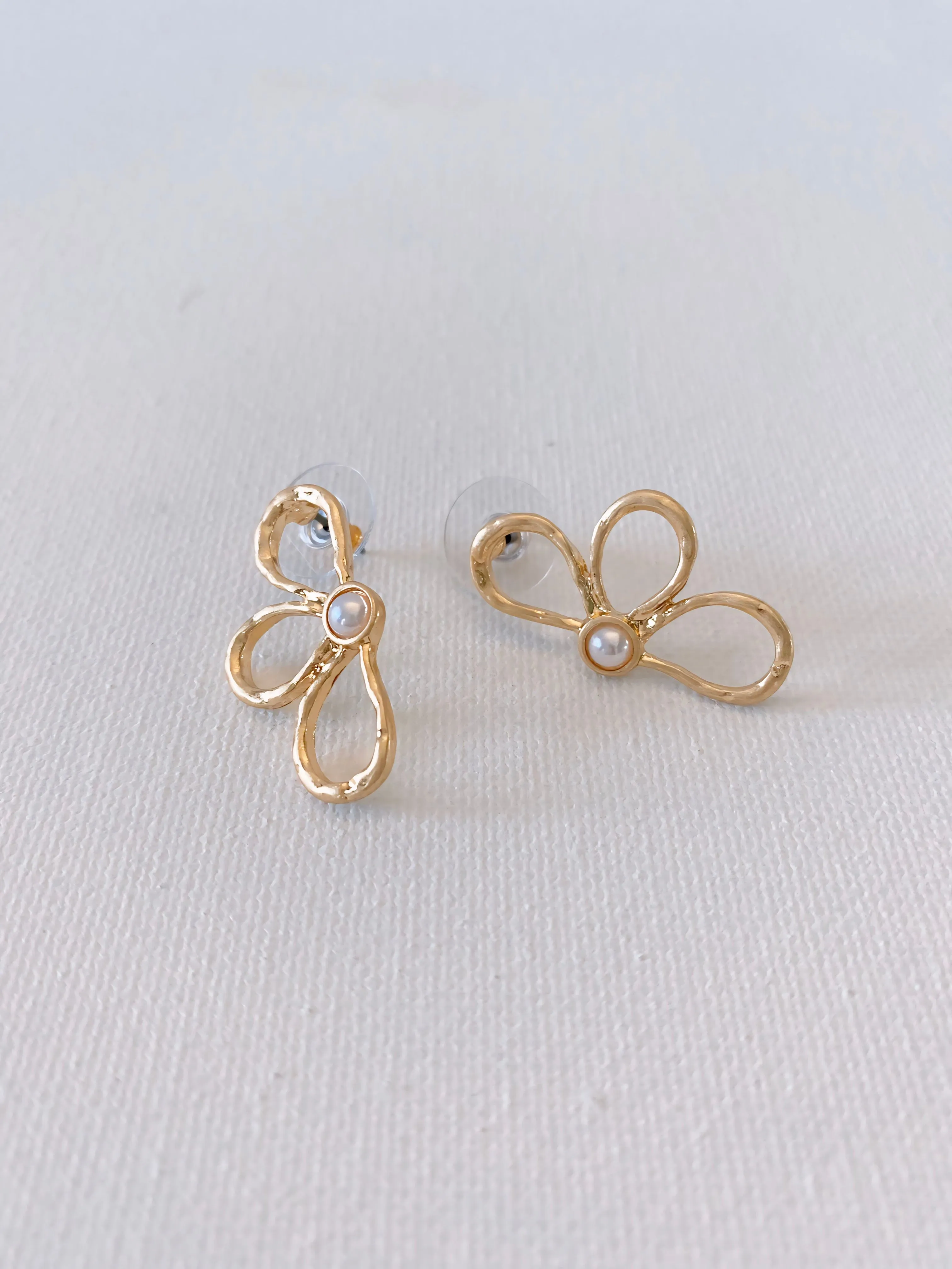 Daisy Studs