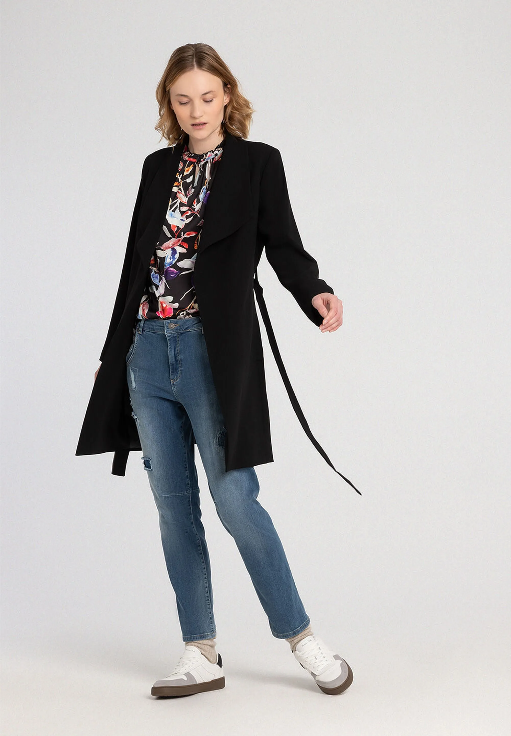 MORE&MORE<BR>
Crepe Coat<BR>
Black<BR>