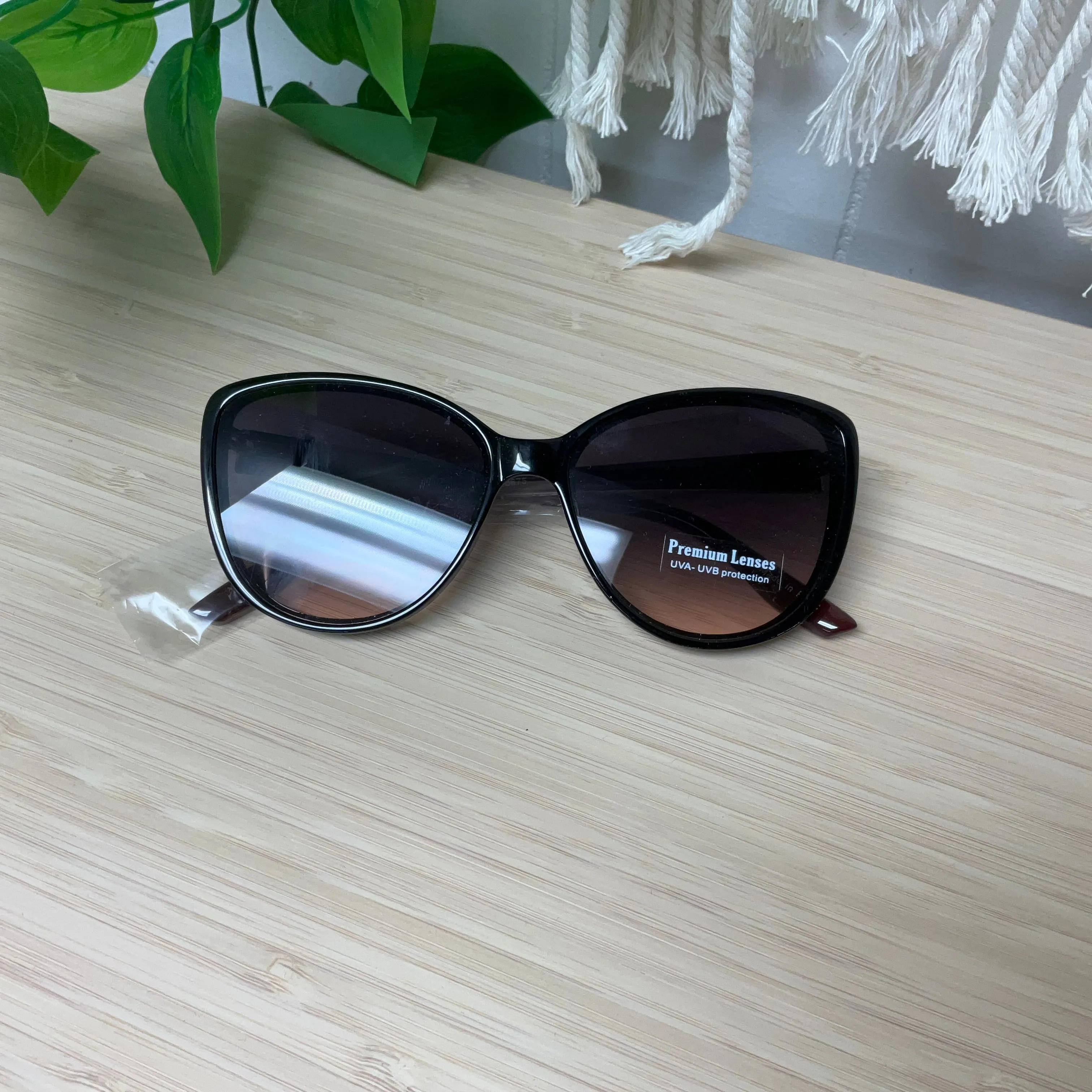 Round Cateye Bold Frame Sunglasses- Click to see options