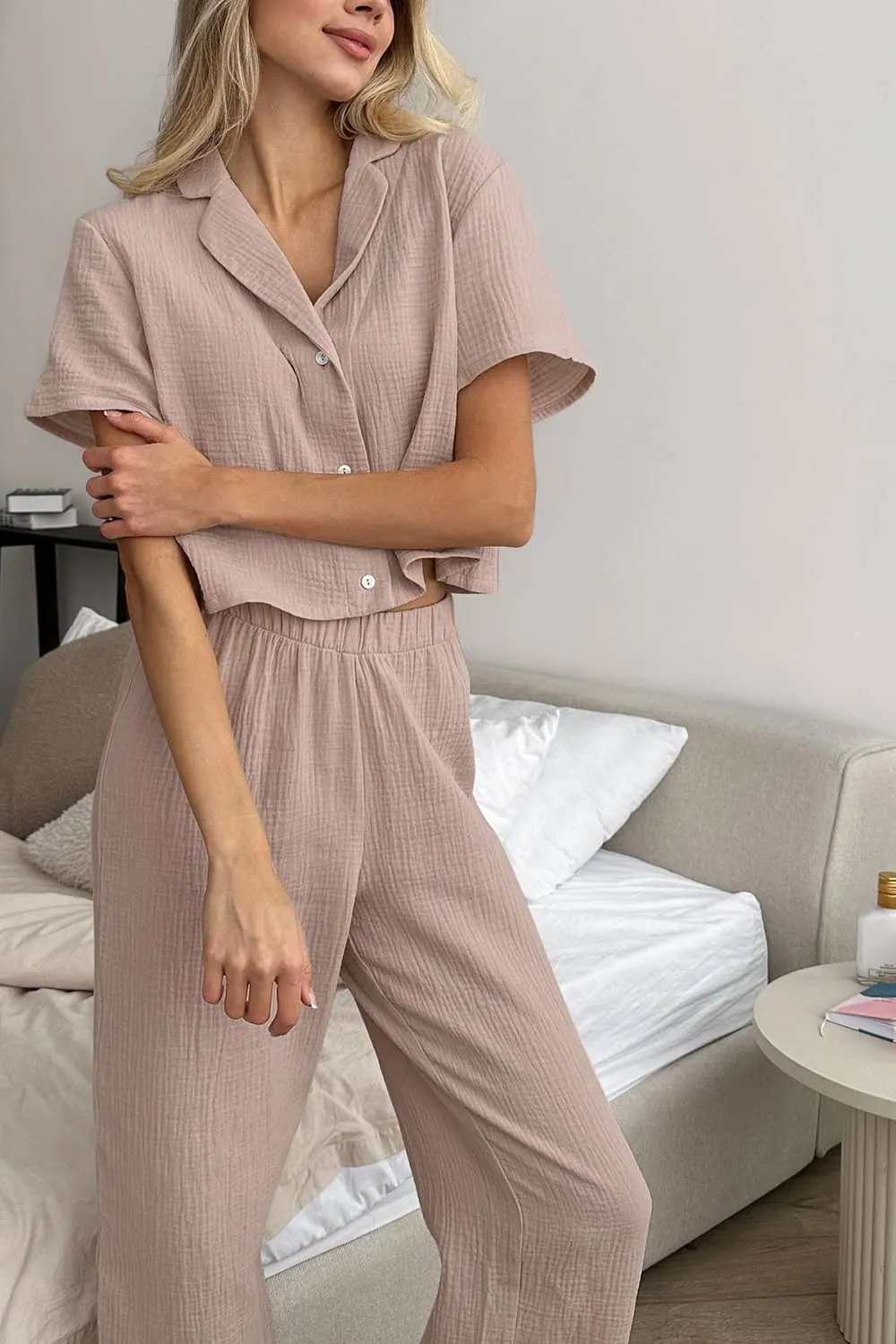 V-neck short-sleeved trousers two-piece set